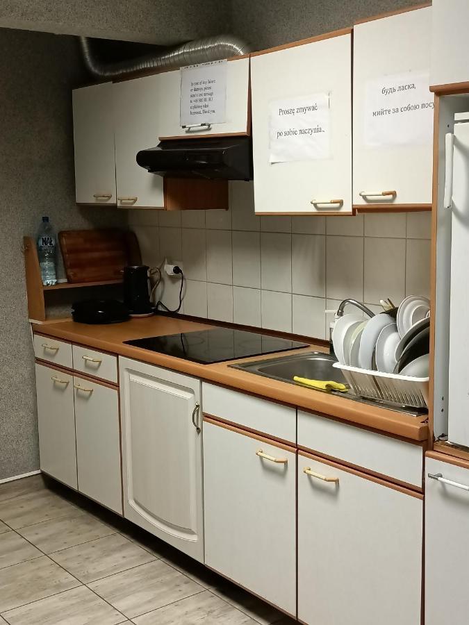 Pokoje Pod Swierkiem Swarzędz Exterior foto